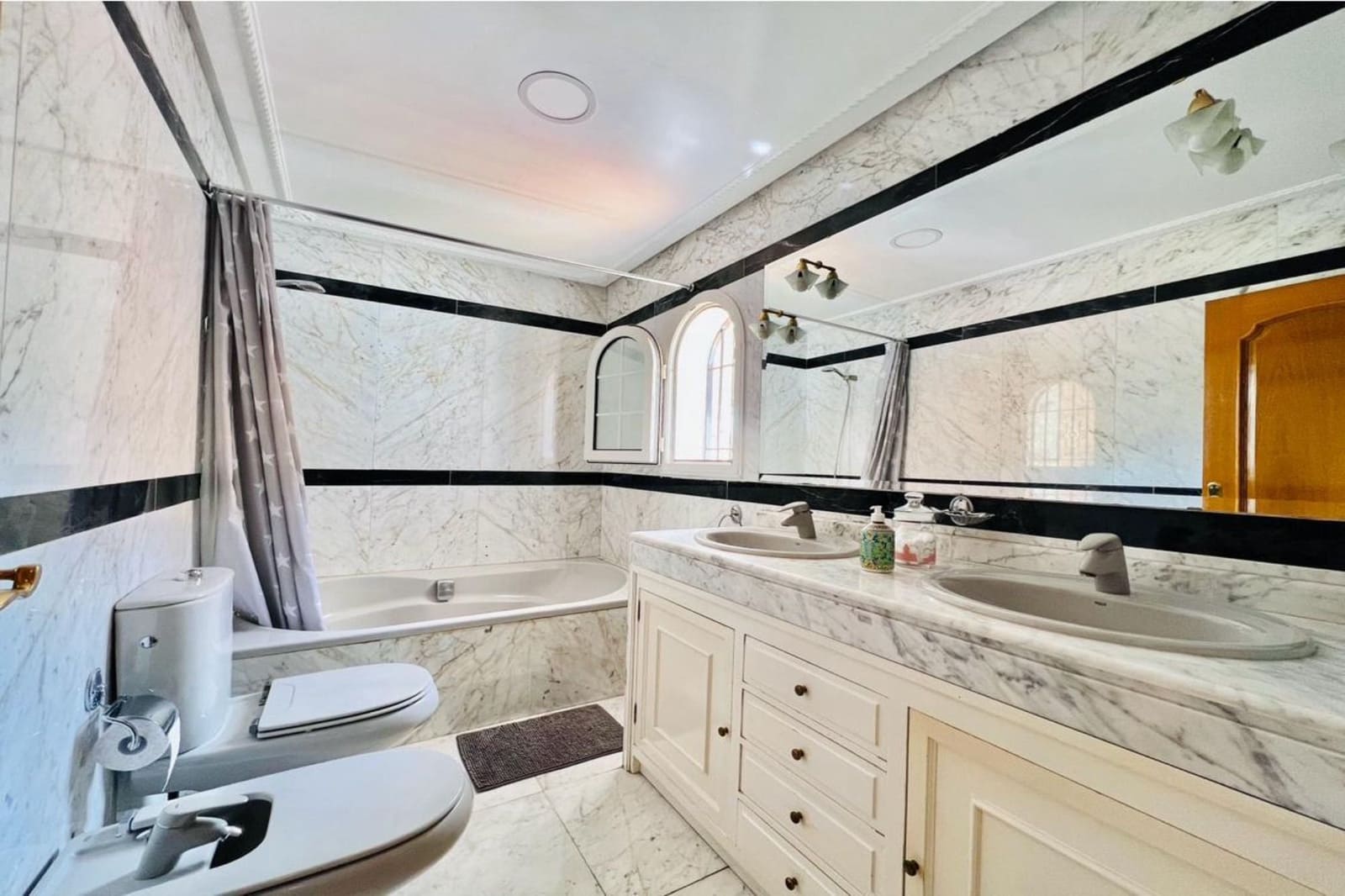 5 slaapkamer Huis te koop in Fuengirola - € 895.000 (Ref: 9726245)