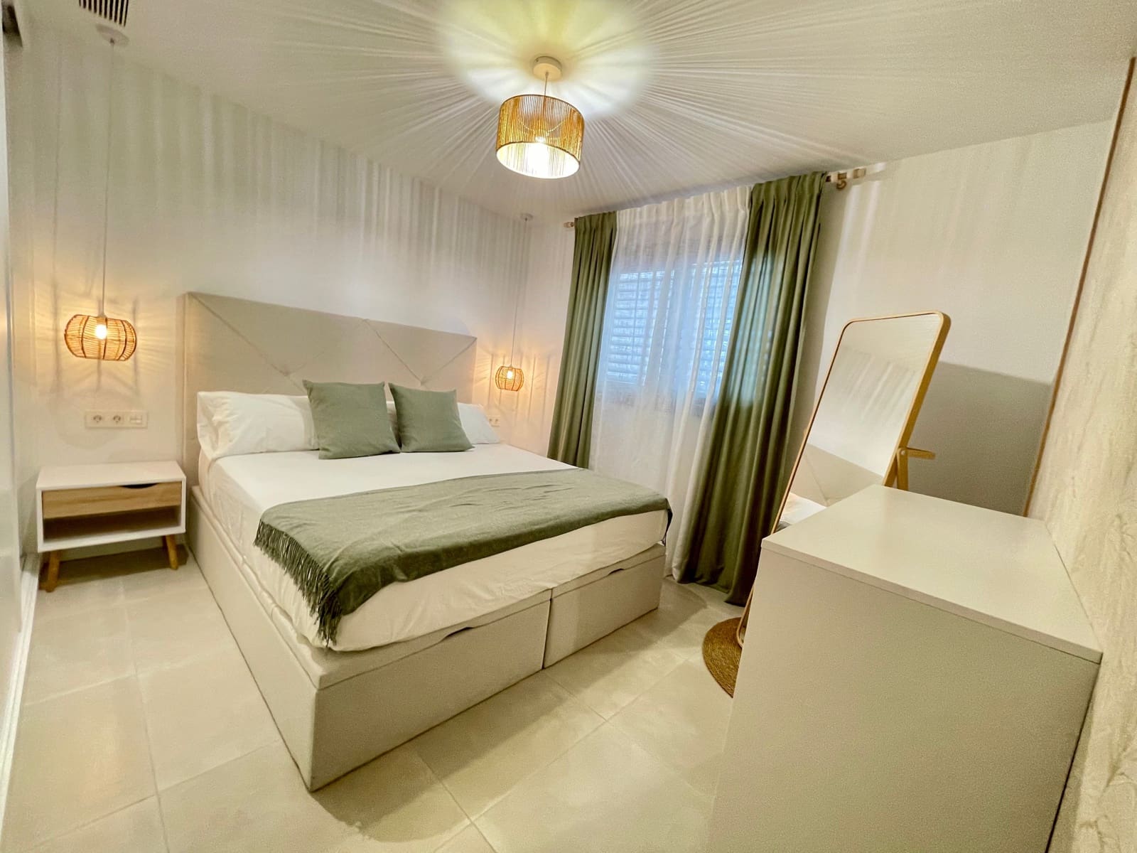 2 sypialnia Penthouse na sprzedaż w Fuengirola z basenem - 475 000 € (Ref: 9727073)