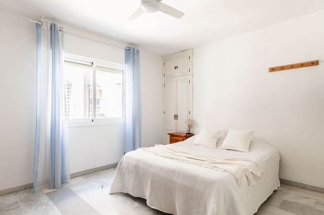 Apartamento de 2 habitaciones en Zona Puerto Deportivo, Fuengirola en venta - 399.900 € (Ref: 9731566)