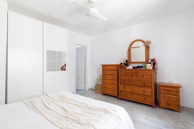 Apartamento de 2 habitaciones en Zona Puerto Deportivo, Fuengirola en venta - 399.900 € (Ref: 9731566)