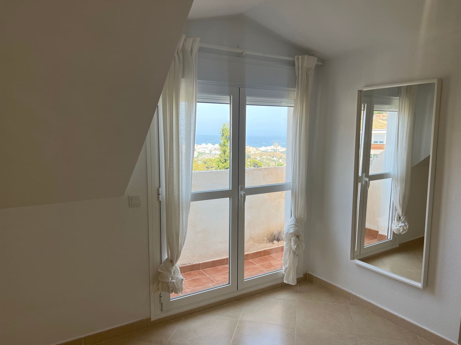 2 bedroom Apartment for rent in Benalmadena - € 1,300 (Ref: 9731567)