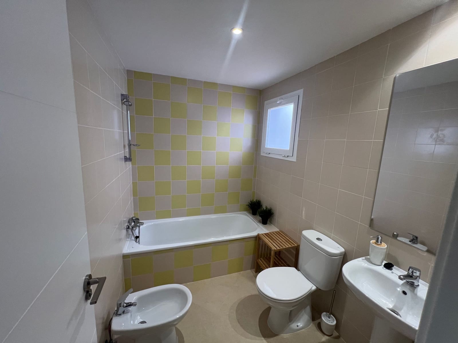 2 bedroom Apartment for rent in Benalmadena - € 1,300 (Ref: 9731567)