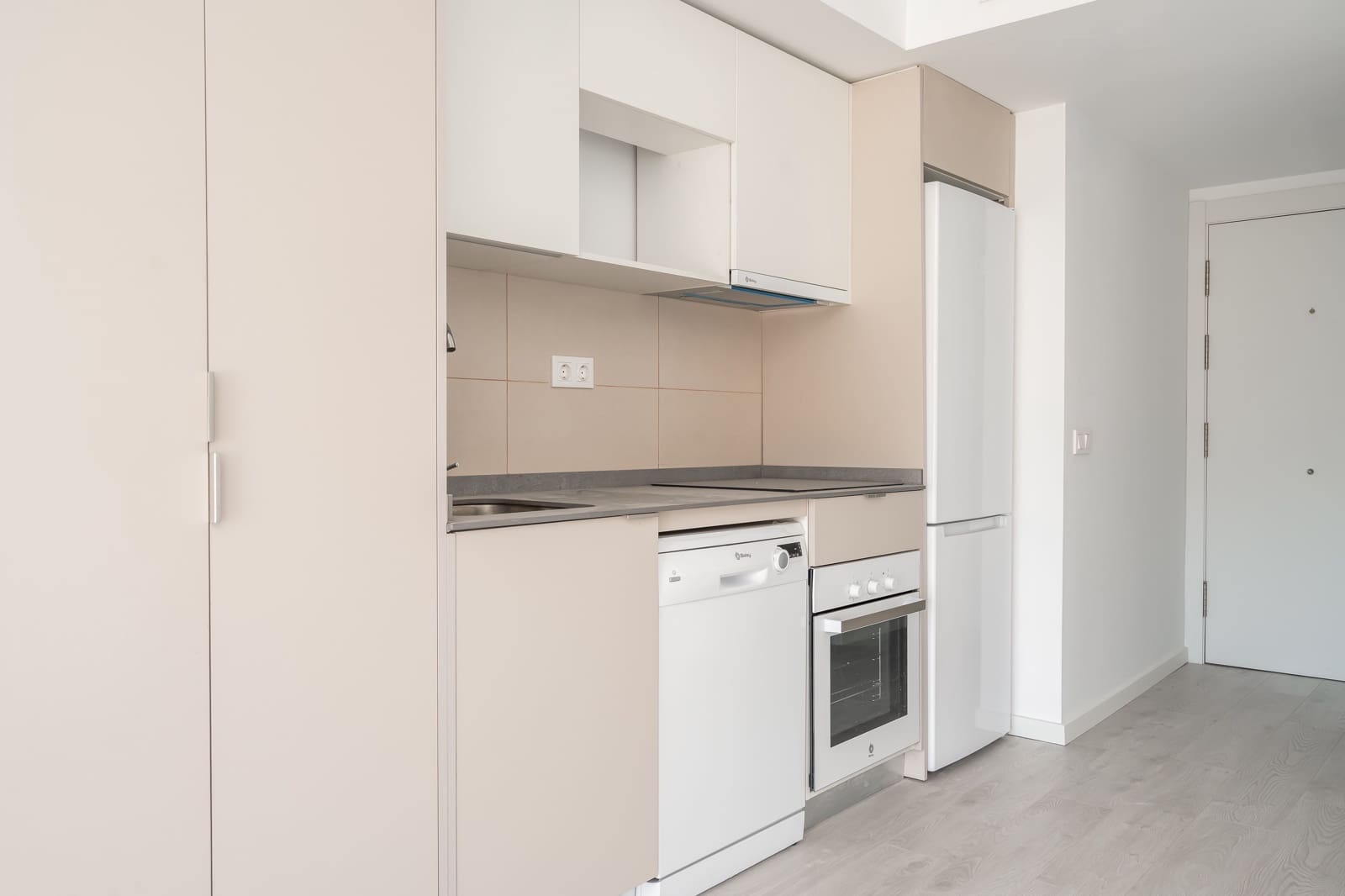 3 bedroom Apartment for sale in Fuengirola with pool - € 450,000 (Ref: 9733600)