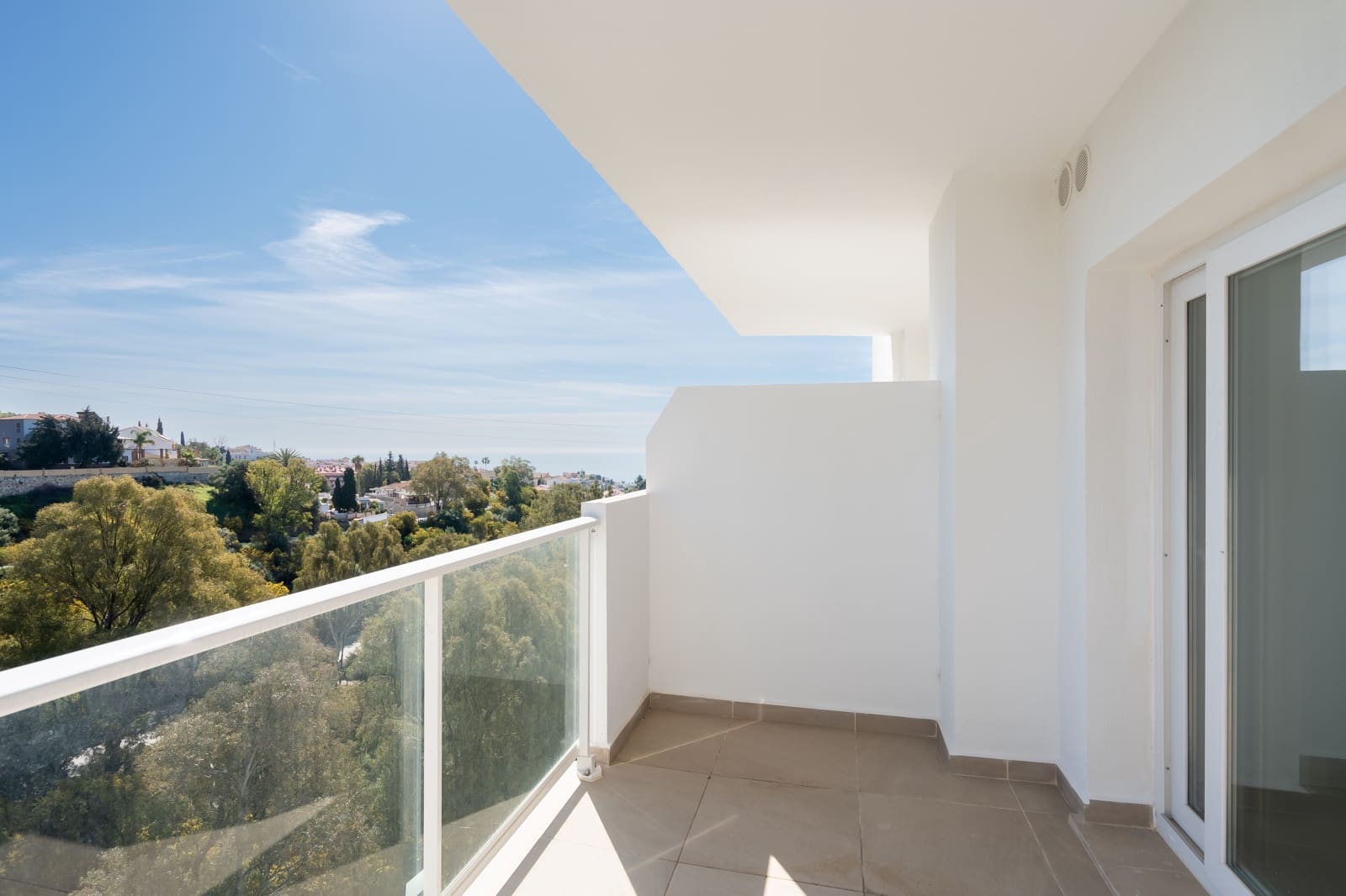 3 bedroom Apartment for sale in Fuengirola with pool - € 450,000 (Ref: 9733600)