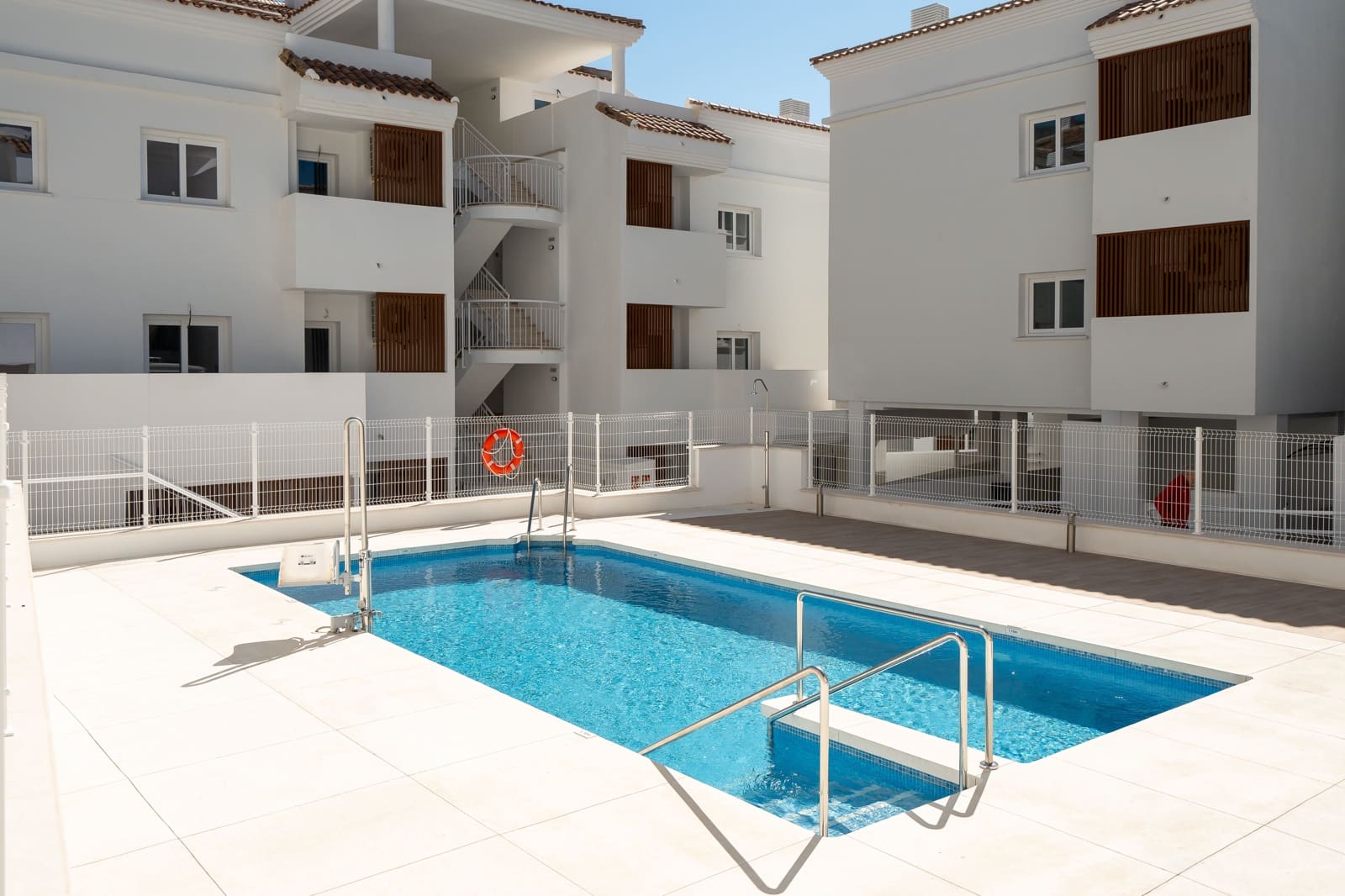 3 bedroom Apartment for sale in Fuengirola with pool - € 450,000 (Ref: 9733600)