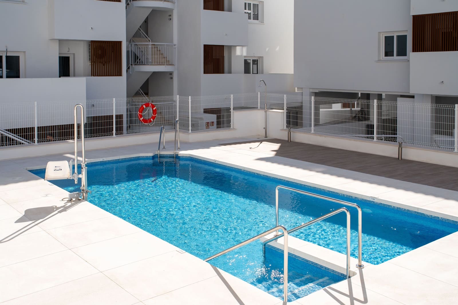 3 bedroom Apartment for sale in Fuengirola with pool - € 450,000 (Ref: 9733600)