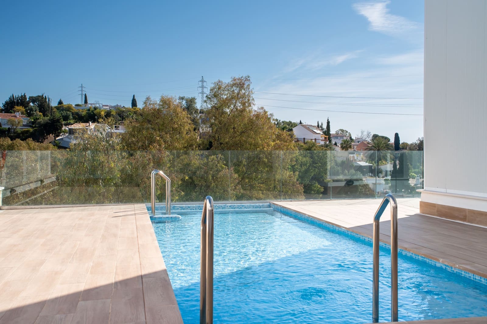 3 bedroom Apartment for sale in Fuengirola with pool - € 450,000 (Ref: 9733600)