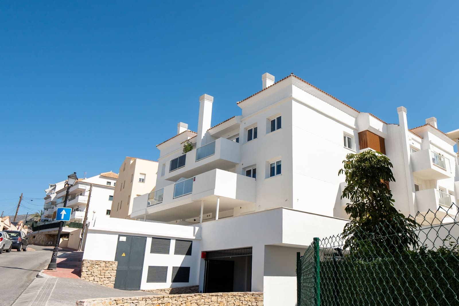 3 bedroom Apartment for sale in Fuengirola with pool - € 450,000 (Ref: 9733600)