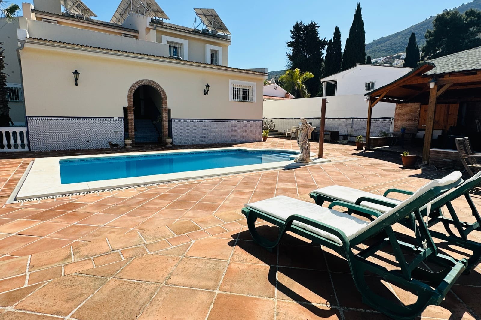 Chalet de 6 habitaciones en Alhaurín de la Torre en venta - 895.000 € (Ref: 9733765)