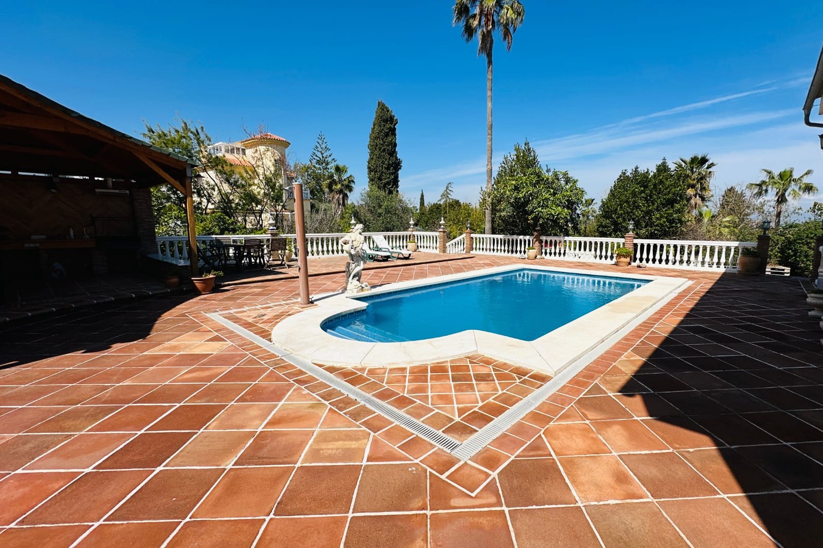 Chalet de 6 habitaciones en Alhaurín de la Torre en venta - 895.000 € (Ref: 9733765)