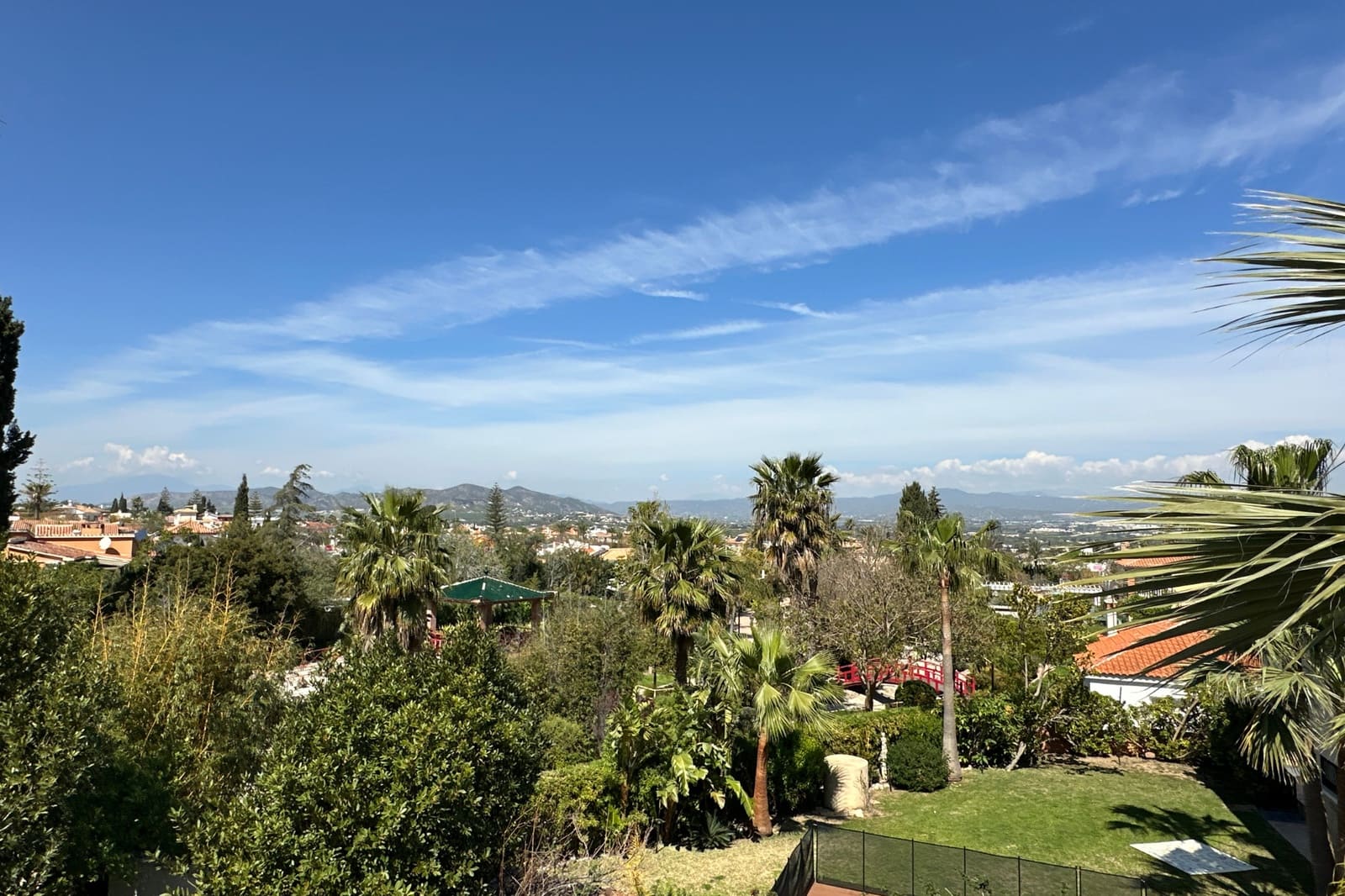 Chalet de 6 habitaciones en Alhaurín de la Torre en venta - 895.000 € (Ref: 9733765)