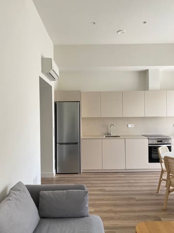 2 bedroom Apartment for rent in Pere Garau, Palma de Mallorca - € 2,500 (Ref: 9734014)