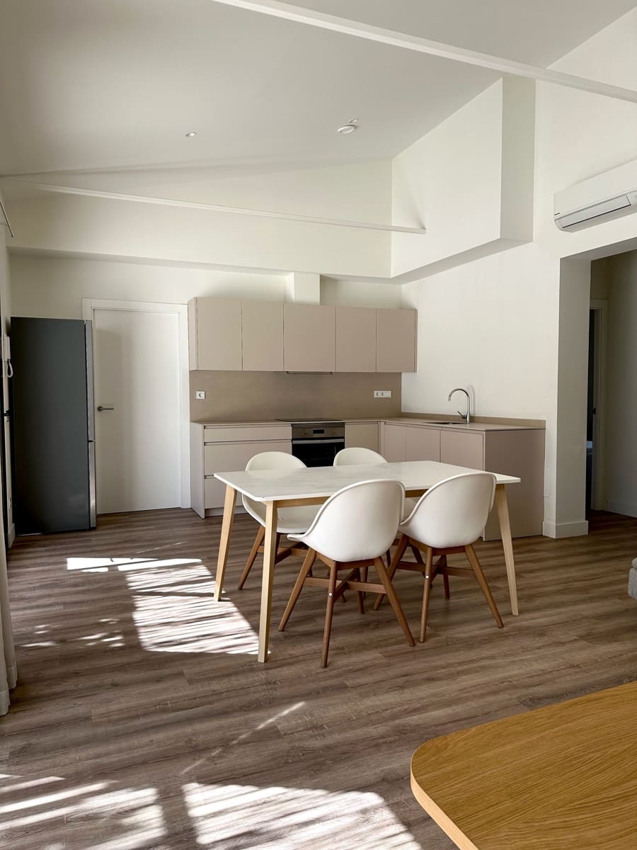 2 bedroom Apartment for rent in Palma de Mallorca - € 2,800 (Ref: 9736138)