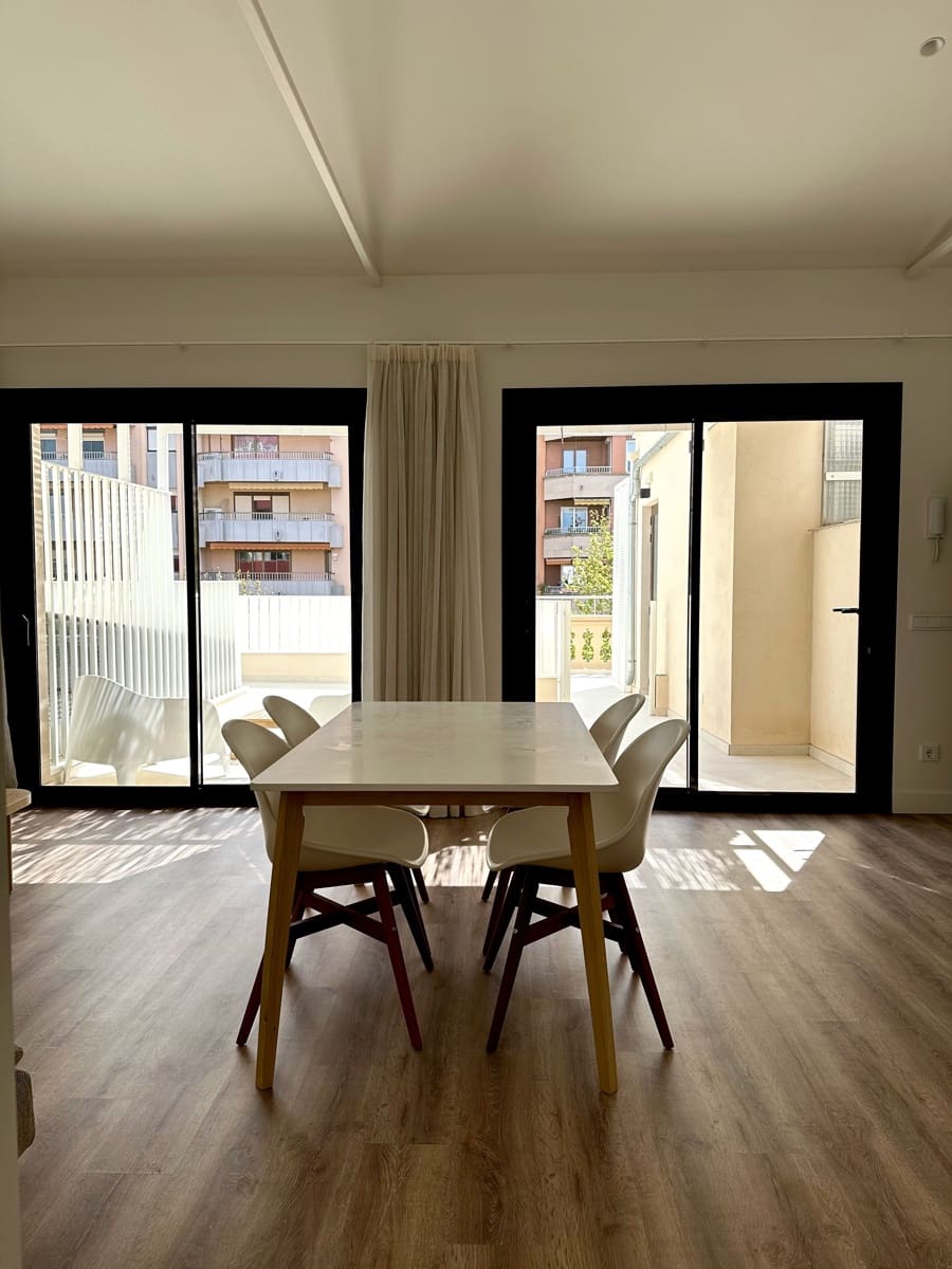 2 bedroom Apartment for rent in Palma de Mallorca - € 2,800 (Ref: 9736138)