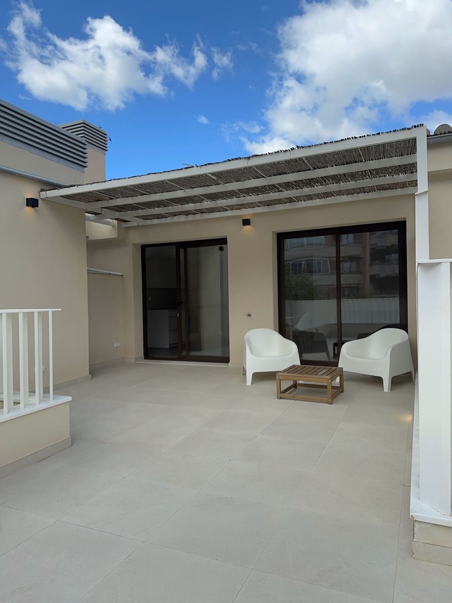 2 bedroom Apartment for rent in Palma de Mallorca - € 2,800 (Ref: 9736138)