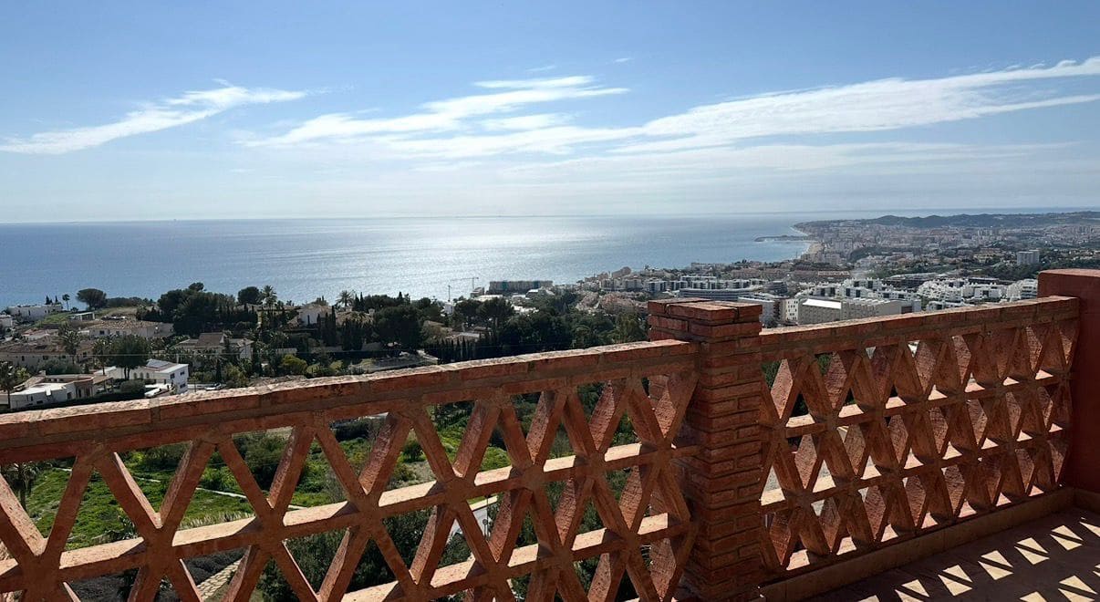 3 bedroom Apartment for sale in Benalmadena with pool - € 640,000 (Ref: 9737775)