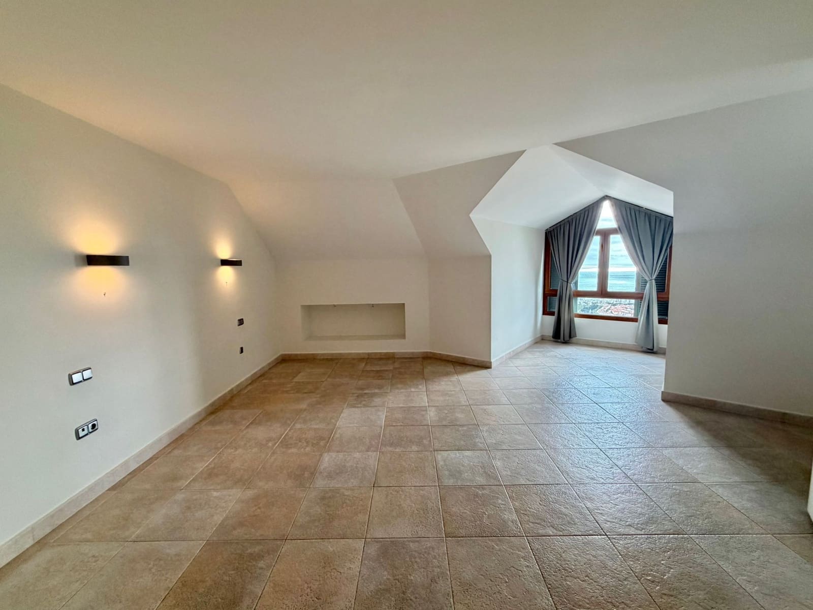 3 bedroom Apartment for sale in Benalmadena with pool - € 640,000 (Ref: 9737775)