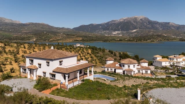 6 quarto Casa em Banda para venda em Viñuela com piscina - 599 000 € (Ref: 9737913)