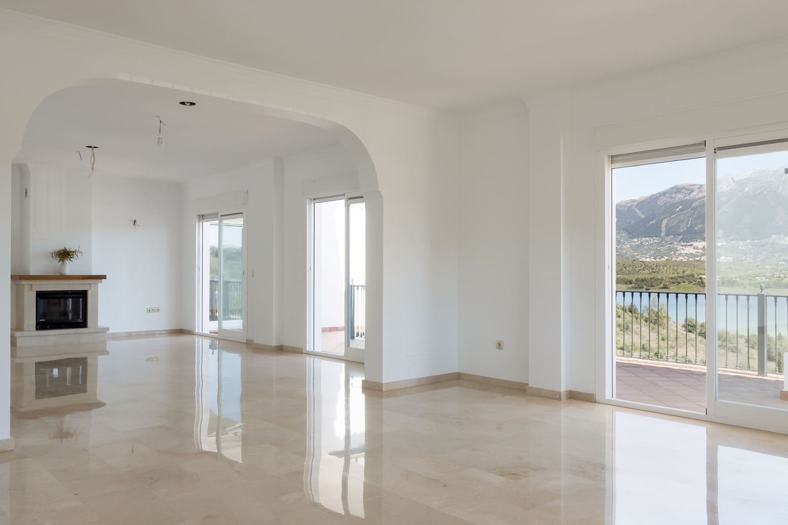 6 Zimmer Haus zu verkaufen in Vinuela mit Pool - 599.000 € (Ref: 9737913)