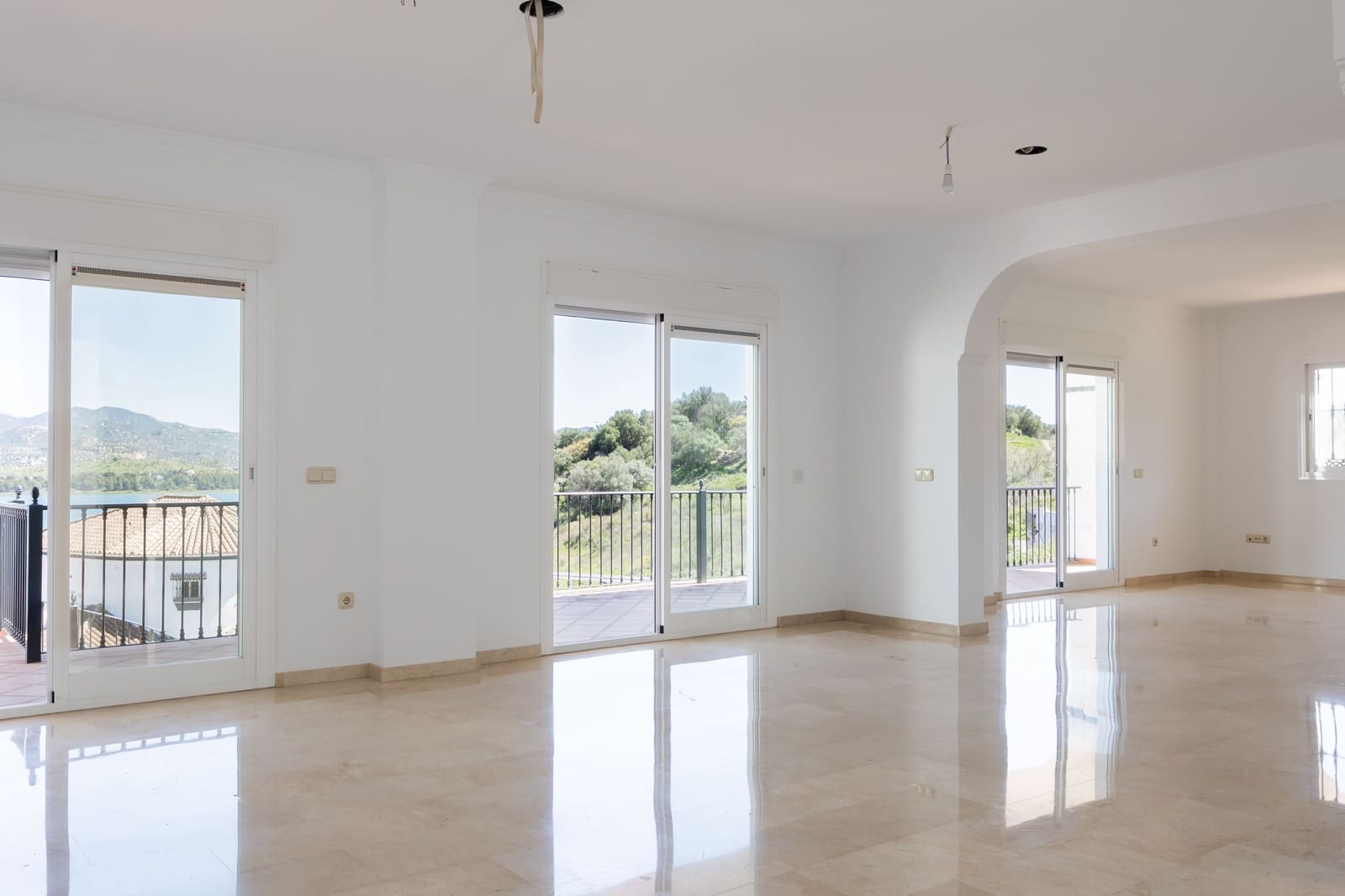 6 Zimmer Haus zu verkaufen in Vinuela mit Pool - 599.000 € (Ref: 9737913)