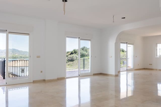 6 soveværelse Byhus til salg i Viñuela med swimmingpool - € 599.000 (Ref: 9737913)