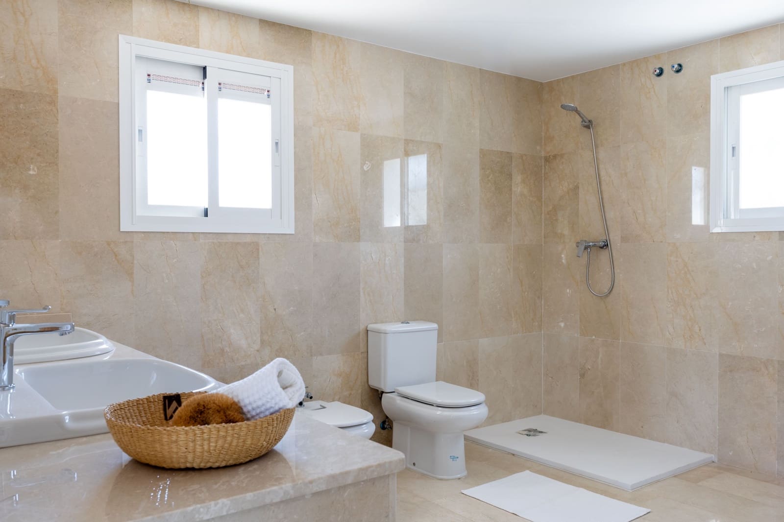 6 Zimmer Haus zu verkaufen in Vinuela mit Pool - 599.000 € (Ref: 9737913)