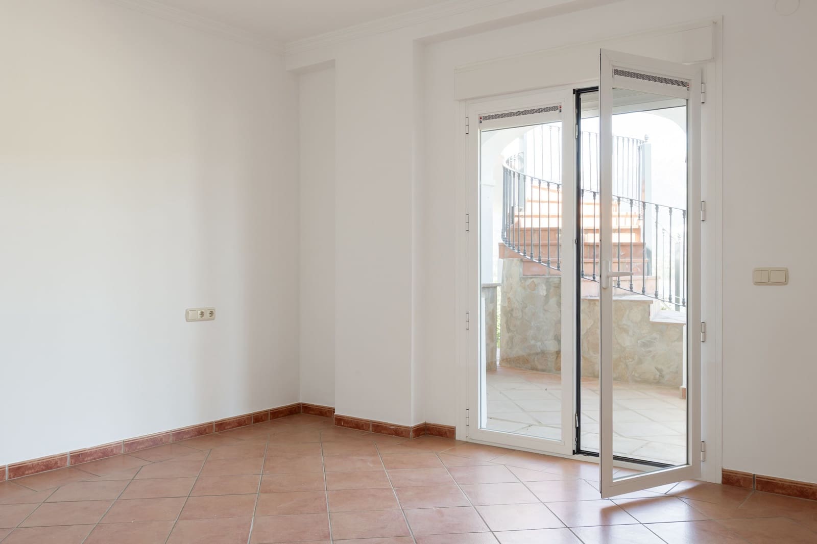 6 Zimmer Haus zu verkaufen in Vinuela mit Pool - 599.000 € (Ref: 9737913)