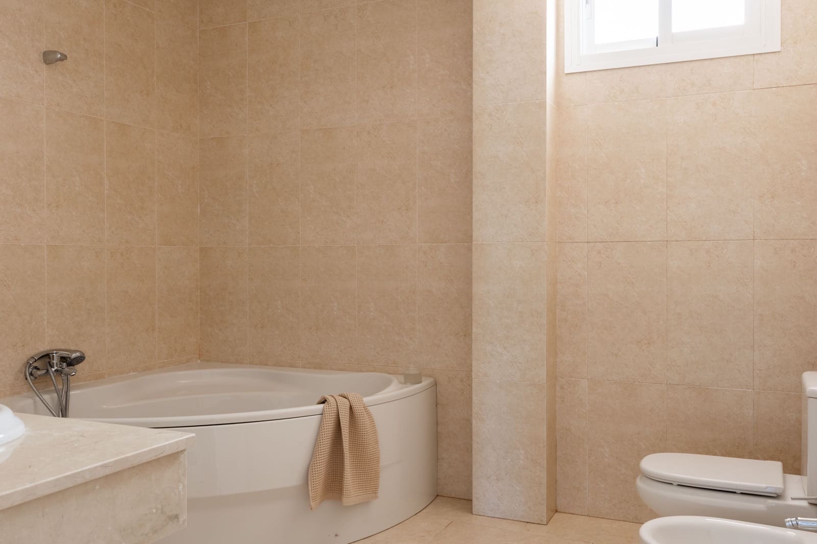 6 Zimmer Haus zu verkaufen in Vinuela mit Pool - 599.000 € (Ref: 9737913)