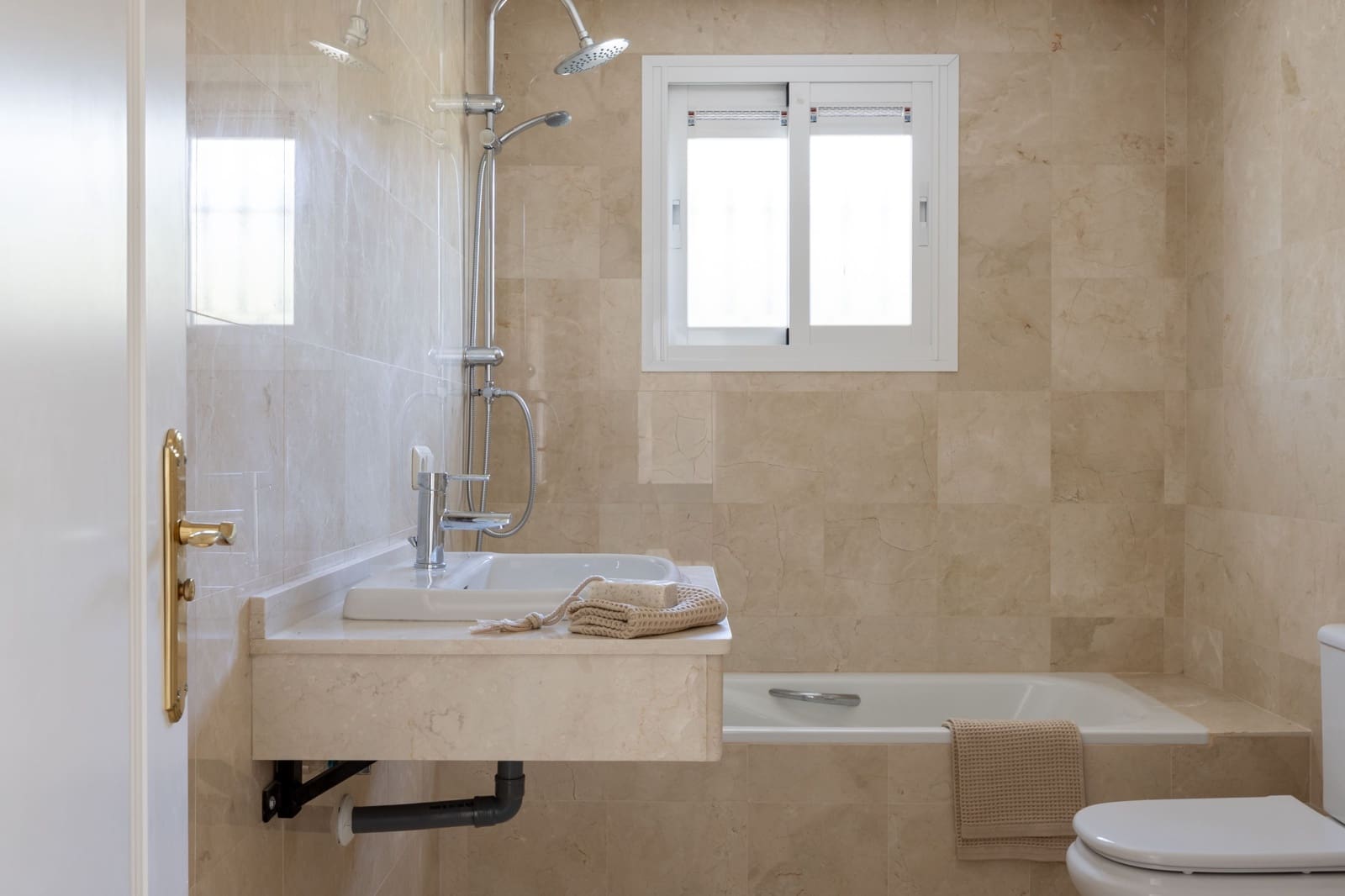 6 Zimmer Haus zu verkaufen in Vinuela mit Pool - 599.000 € (Ref: 9737913)