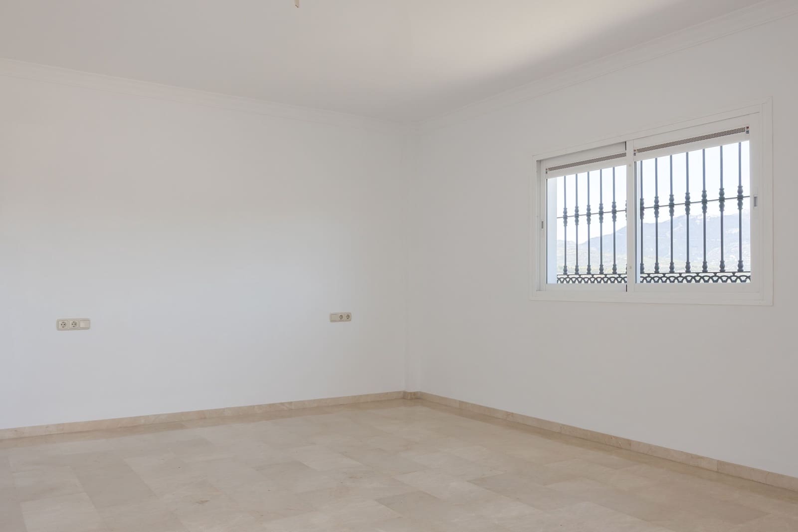 6 Zimmer Haus zu verkaufen in Vinuela mit Pool - 599.000 € (Ref: 9737913)