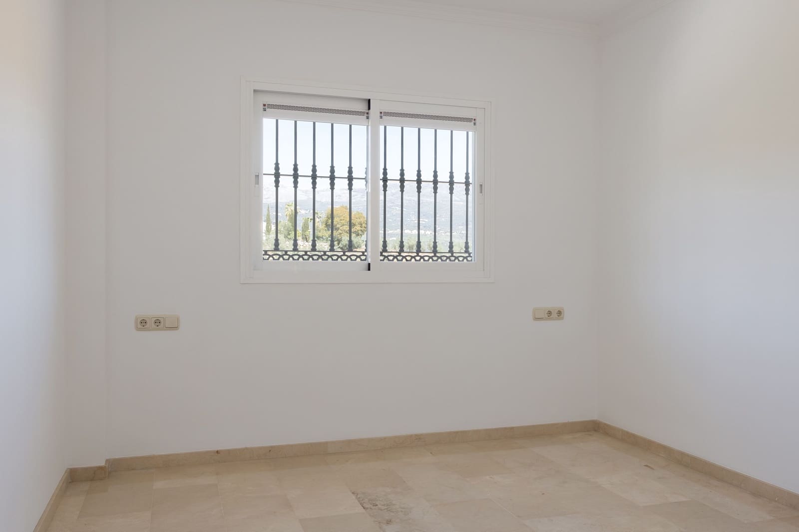 6 Zimmer Haus zu verkaufen in Vinuela mit Pool - 599.000 € (Ref: 9737913)