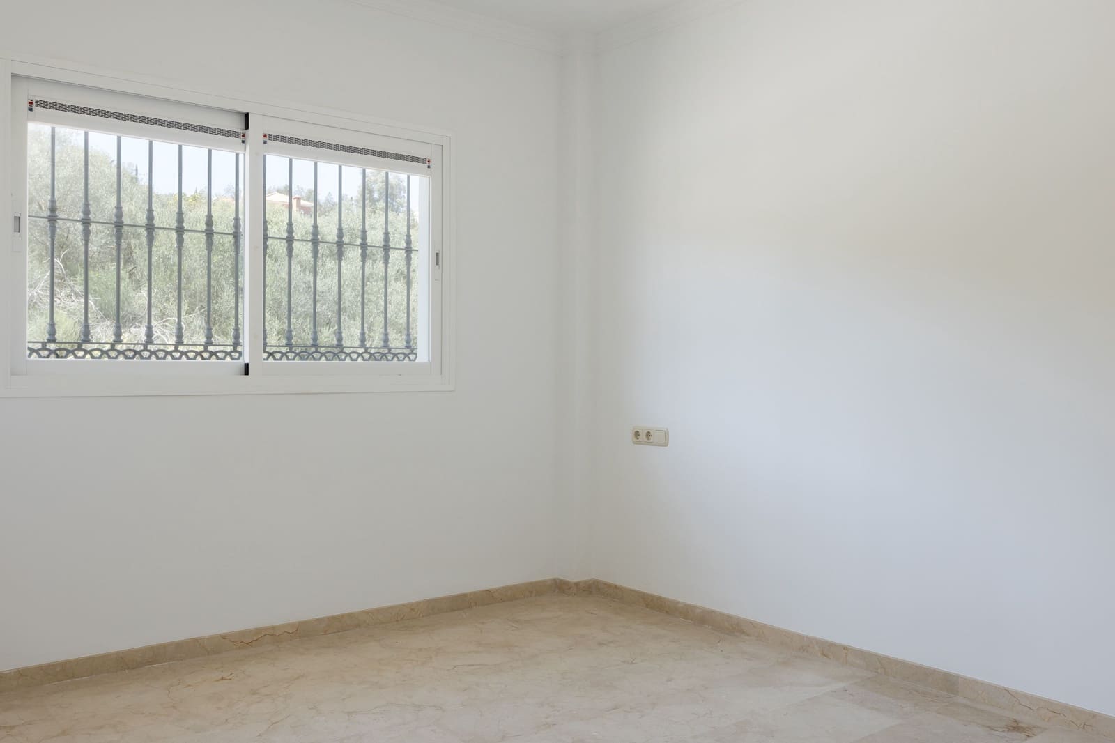 6 Zimmer Haus zu verkaufen in Vinuela mit Pool - 599.000 € (Ref: 9737913)