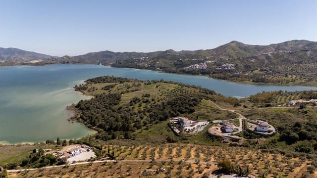 6 soveværelse Byhus til salg i Viñuela med swimmingpool - € 599.000 (Ref: 9737913)