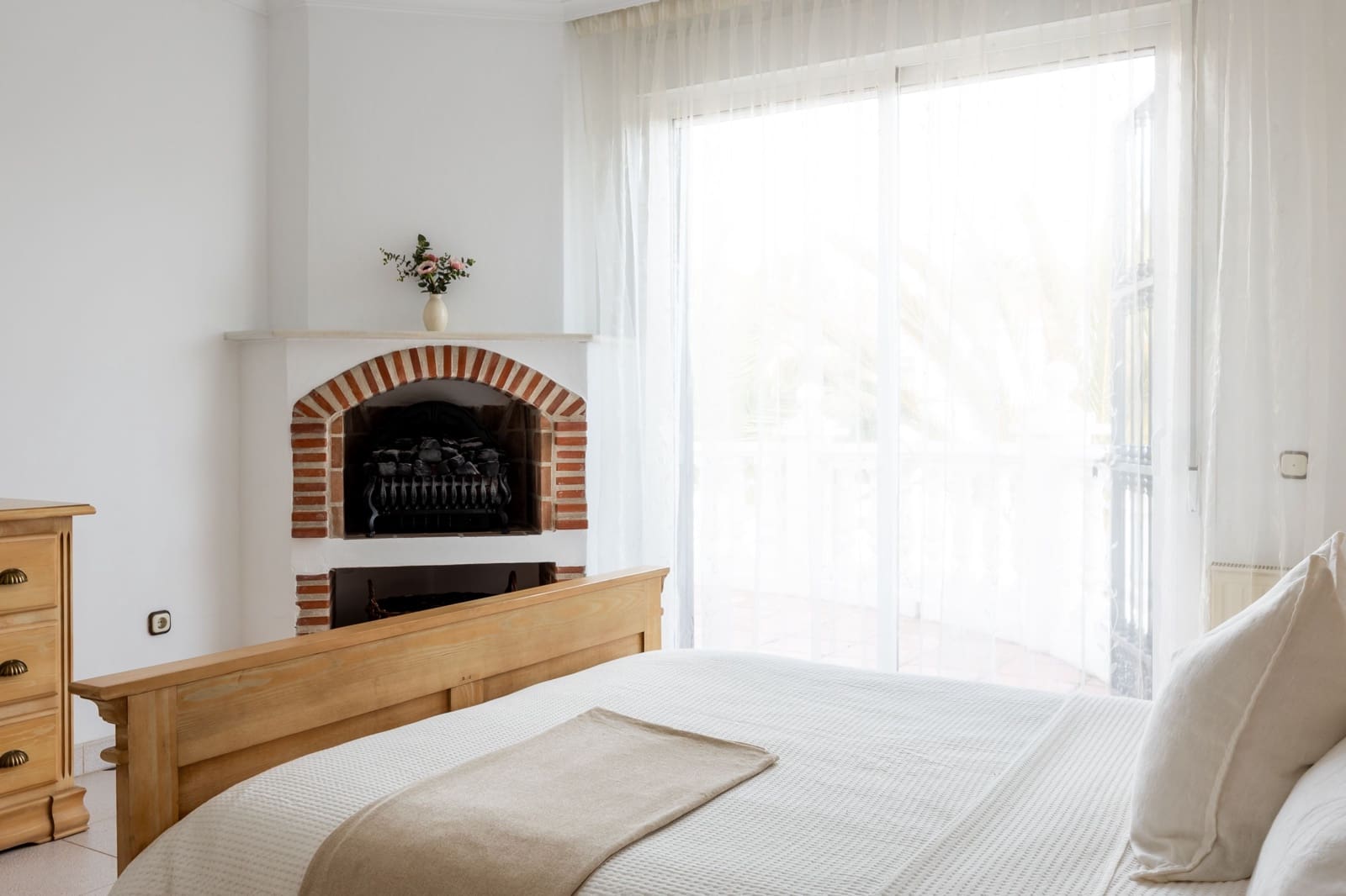 4 soveværelse Villa til salg i Marbella med swimmingpool - € 1.399.000 (Ref: 9745903)