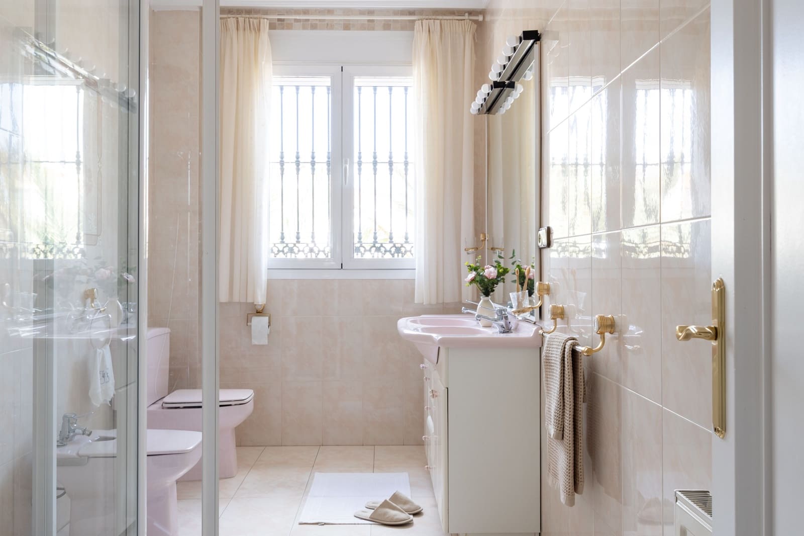 4 soveværelse Villa til salg i Marbella med swimmingpool - € 1.399.000 (Ref: 9745903)