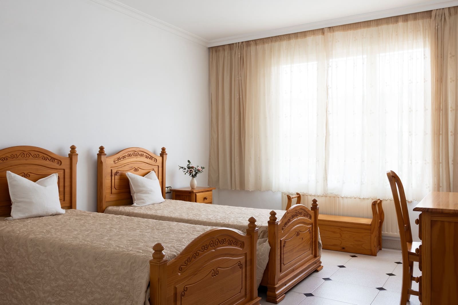 4 soveværelse Villa til salg i Marbella med swimmingpool - € 1.399.000 (Ref: 9745903)