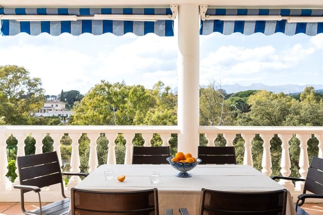 4 soveværelse Villa til salg i Elviria, Marbella med swimmingpool - € 1.399.000 (Ref: 9745903)