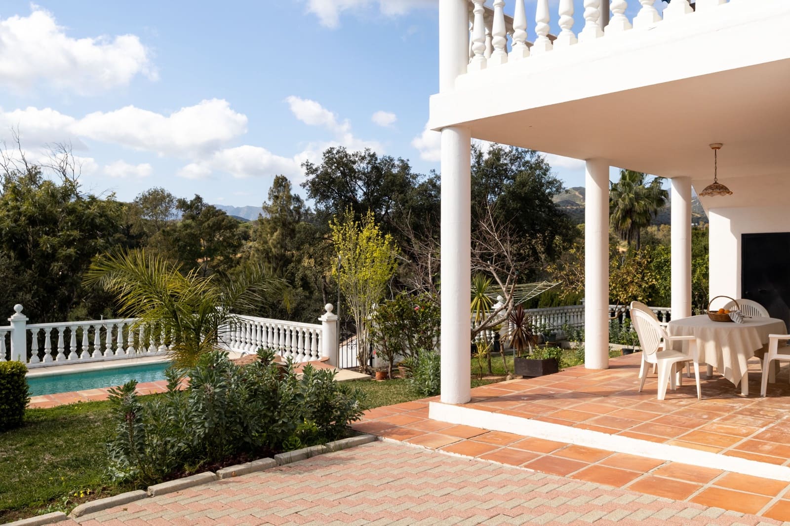 4 soveværelse Villa til salg i Marbella med swimmingpool - € 1.399.000 (Ref: 9745903)