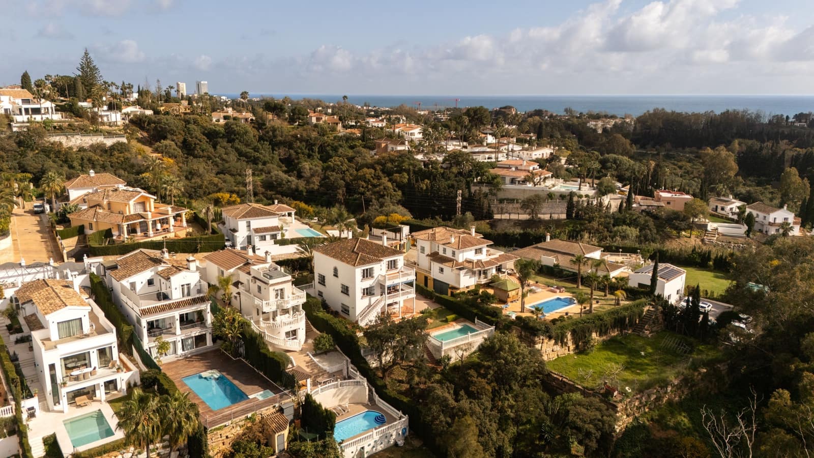 4 soveværelse Villa til salg i Marbella med swimmingpool - € 1.399.000 (Ref: 9745903)