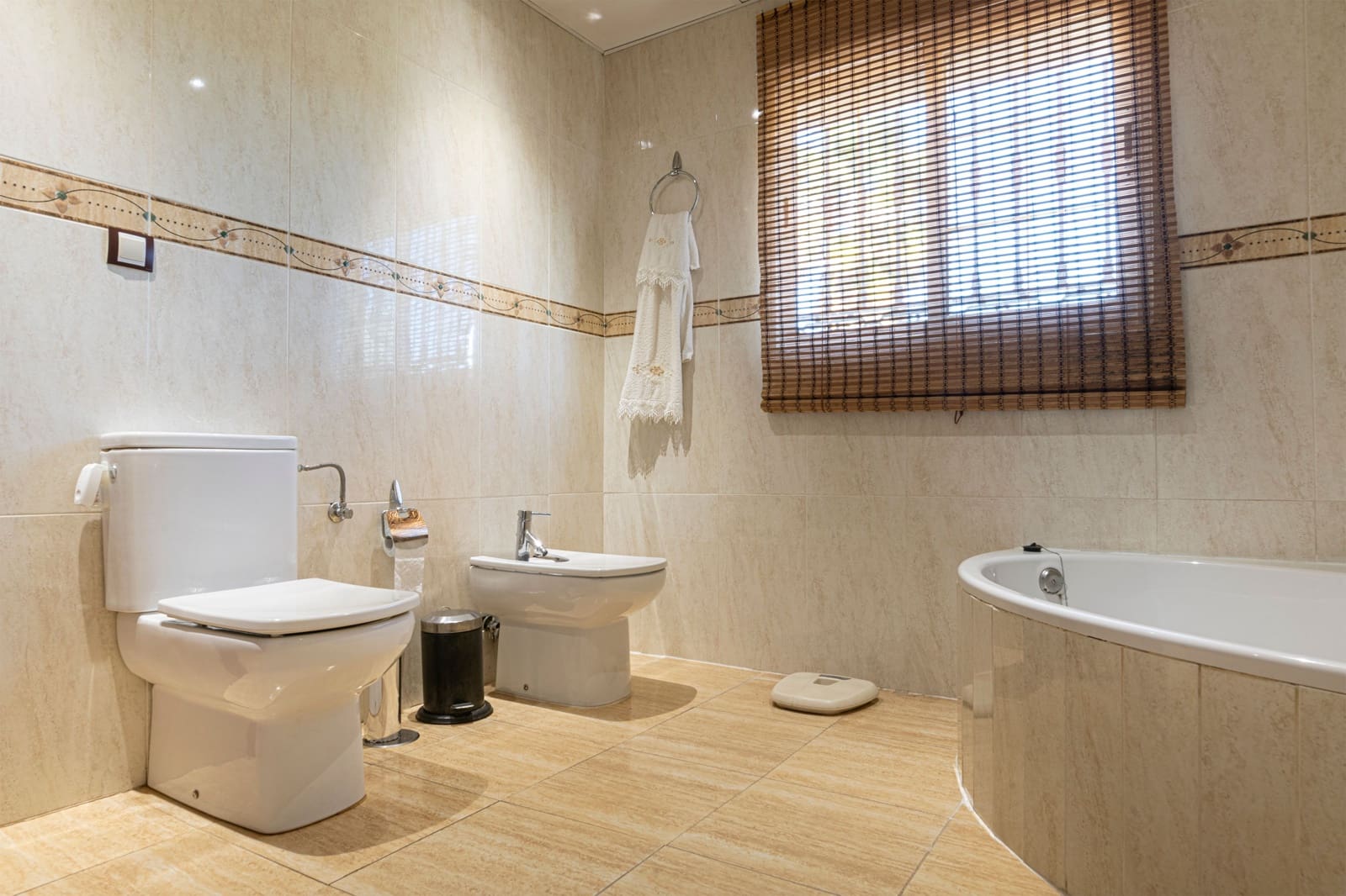 4 bedroom Townhouse for sale in La Guardia de Jaen with pool - € 340,000 (Ref: 9747070)