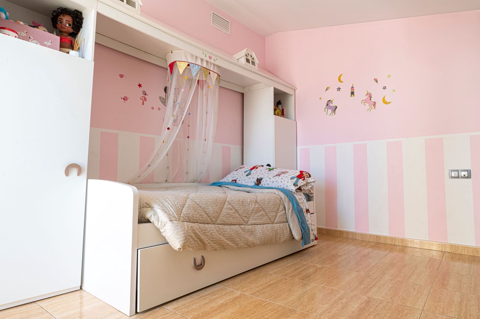 4 bedroom Townhouse for sale in La Guardia de Jaen with pool - € 340,000 (Ref: 9747070)