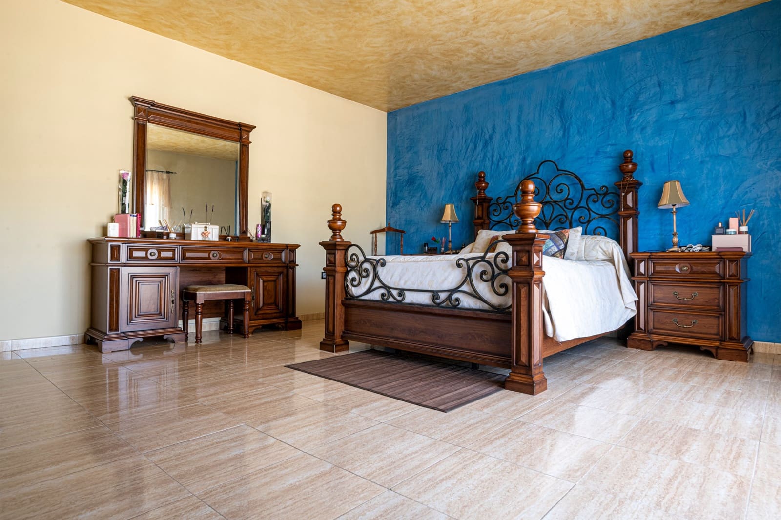 4 bedroom Townhouse for sale in La Guardia de Jaen with pool - € 340,000 (Ref: 9747070)