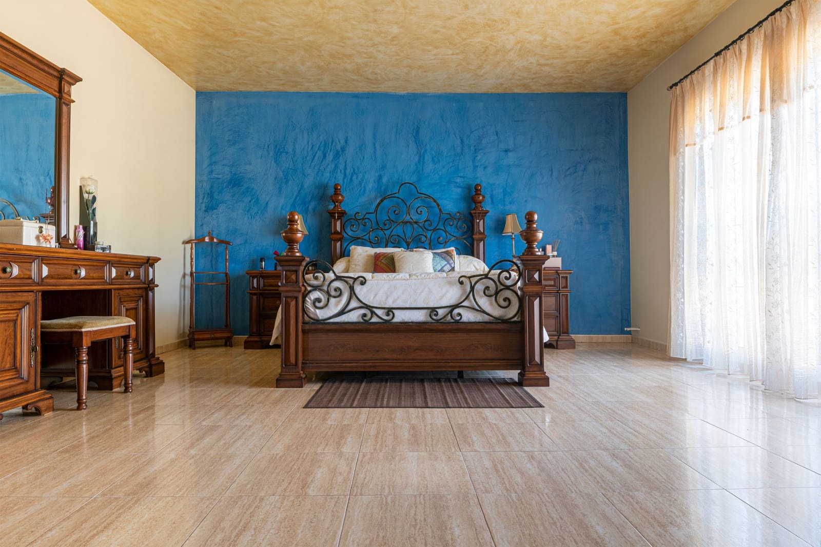 4 bedroom Townhouse for sale in La Guardia de Jaen with pool - € 340,000 (Ref: 9747070)