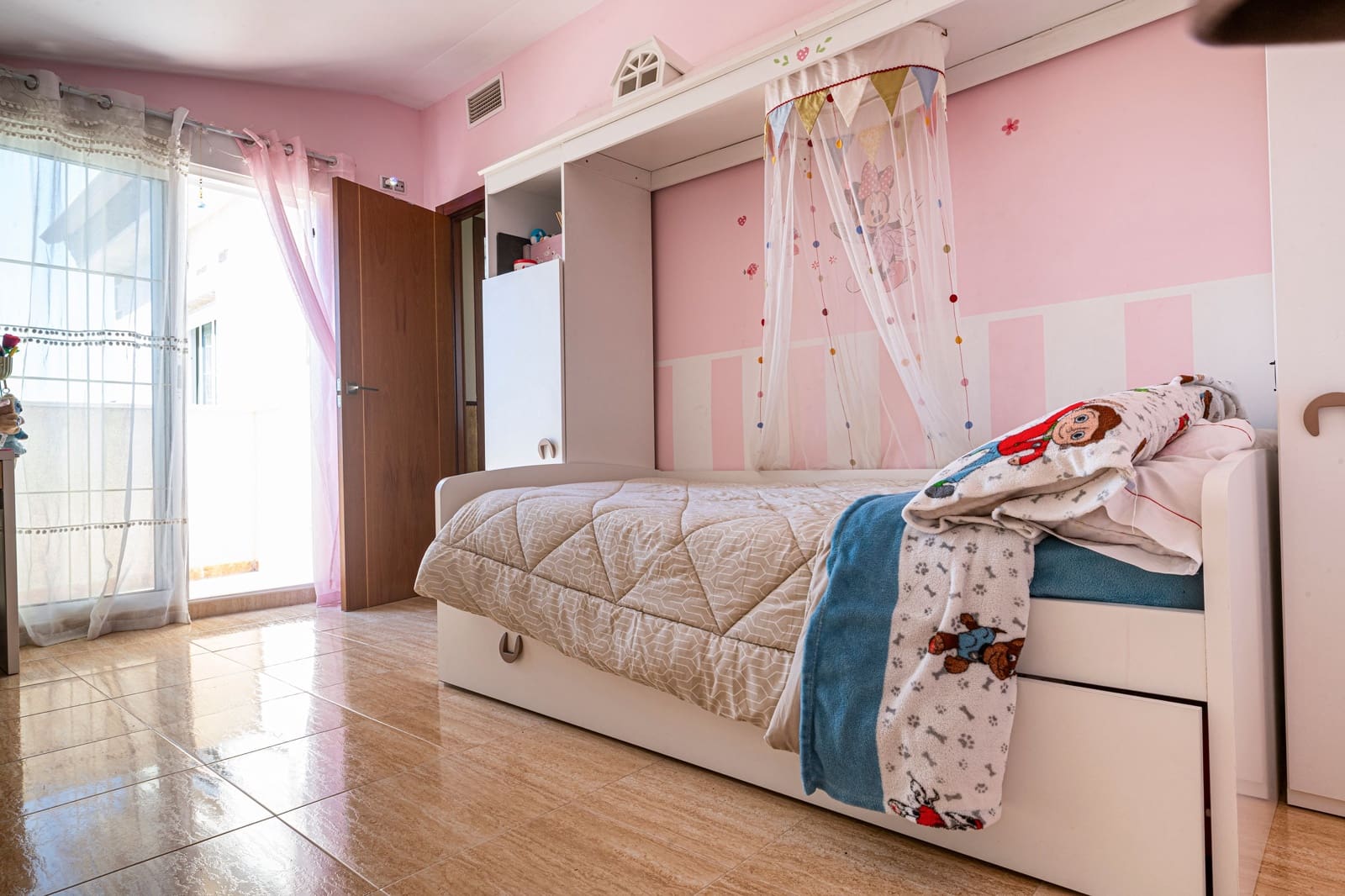 4 bedroom Townhouse for sale in La Guardia de Jaen with pool - € 340,000 (Ref: 9747070)