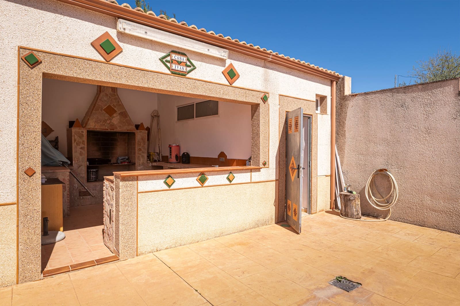 4 bedroom Townhouse for sale in La Guardia de Jaen with pool - € 340,000 (Ref: 9747070)