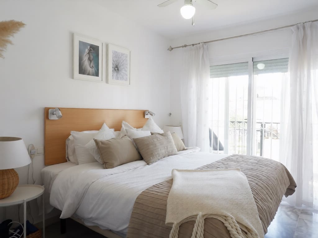 2 bedroom Apartment for sale in Mijas Costa with pool - € 379,000 (Ref: 9747187)