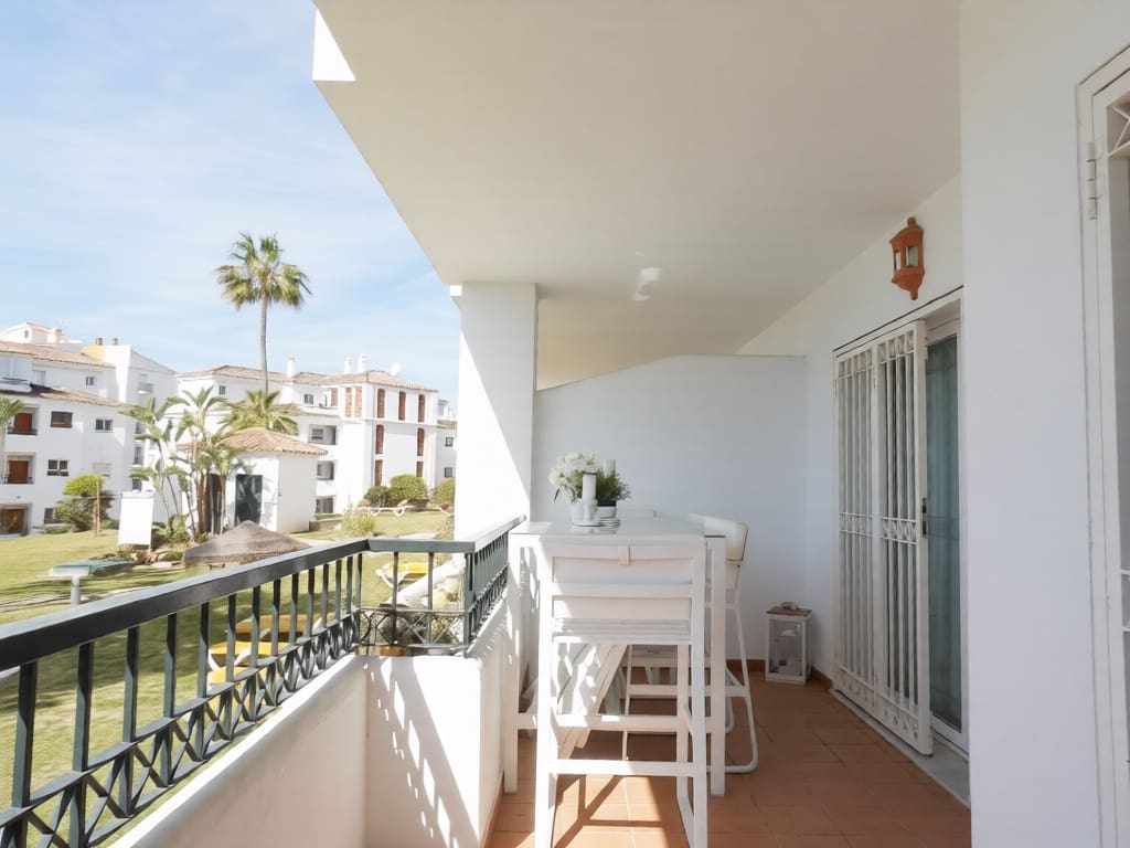 2 bedroom Apartment for sale in Mijas Costa with pool - € 379,000 (Ref: 9747187)