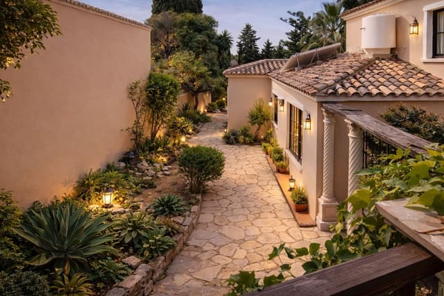 3 soveværelse Byhus til salg i Río Real, Marbella - € 1.600.000 (Ref: 9749321)