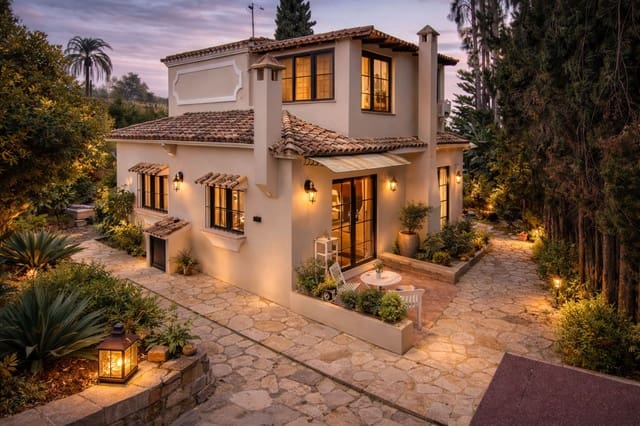 3 bedroom Townhouse for sale in Río Real, Marbella - € 1,600,000 (Ref: 9749321)