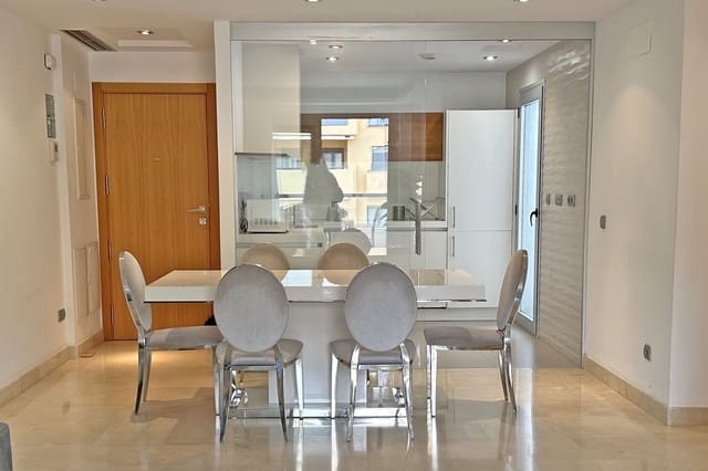 Kattohuoneisto myytävänä paikassa Nueva Alcántara, Marbella - 675 000 € (Ref: 9751437)